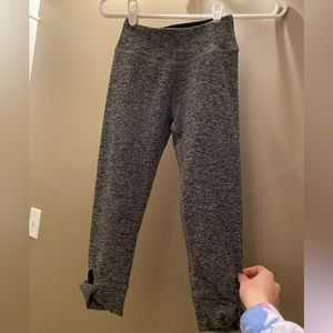 Beyond Yoga cropped grey leggings